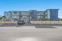 Ocean 5 Hotel - Motels