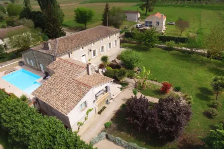 Domaine des Deux rivières - B&B Отели в г. Сигалан