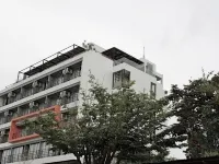 Manita Boutique Hotel Hotels near Phra Tamnak Mountain Viewpoint