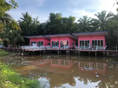 Bua Villa Отели рядом с Аэропорт Чумпхон