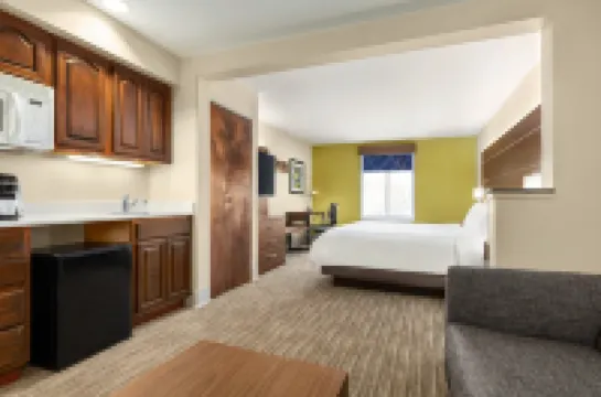 Holiday Inn Express & Suites PHILADELPHIA - MT. LAUREL by IHG