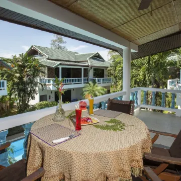 Ya Nui Resort Отели рядом с достопримечательностью «Мыс Промхтеп»