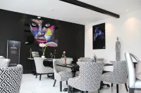 Le Dome - breakfast
