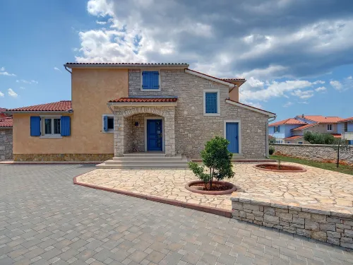 Rustic Villa in Vodnjan with Private Pool