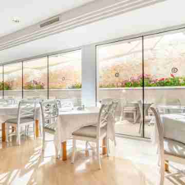 Tropicana Hotel Dining/Meeting Rooms