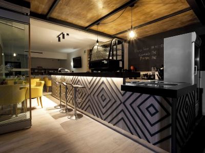 Athina Beach Hotel