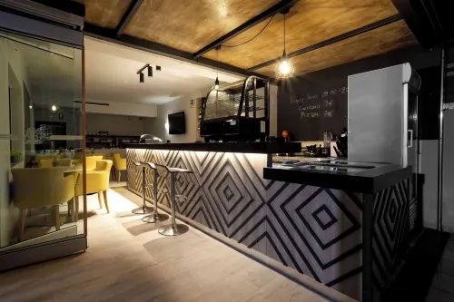 Athina Beach Hotel - 3-Star