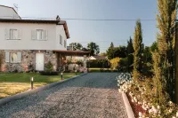 Villa Pemola a Luxury Farmhouse with Garden and Bikes in Lucca Town
