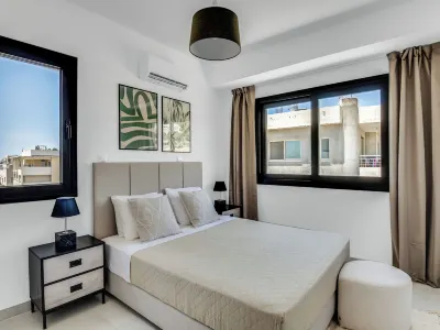 Sanders Elgio - Generous 2-Bdr. Apt. w/ Balcony