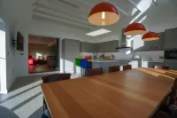 Unique 5Bd Farm House Perfect for Relaxing