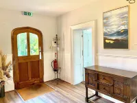 The Farmhouse - Sleeps 12 with Private Grounds - 3-Star