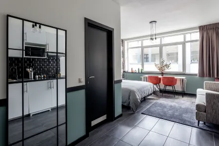 Hey - Aparthotel Brussels Отели в г. Моленбек-Сен-Жан