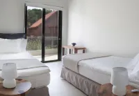 Aethrion Boutique Homes - Mountain view