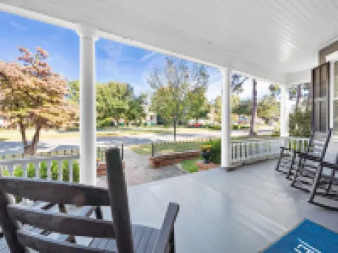 The Inn on North Jefferson Hotels in Baldwin County
