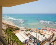 3Br Beachfront Apt w Amazing Sea View l Mamad - Ocean View