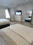 Modern 3-Bed Apartment in Magherafelt Sleeps 8 Hotels in 
