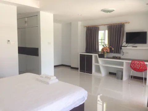 ห้องดีลักซ์ เตียงใหญ่ 1 เตียง