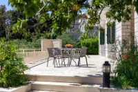 Villa Vjeka Cozy Family Retreat with Heated Pool, Brač Island - Villas