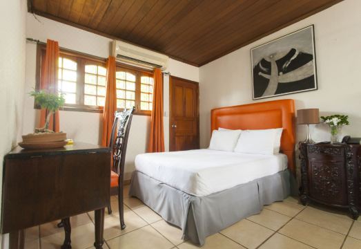 4. 라 포사다 델 ..