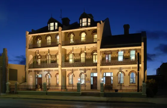 阿爾卑斯遺產汽車旅館