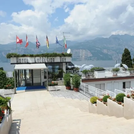 Hotel Excelsior Bay