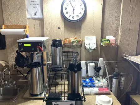 Don Q Inn Отели рядом с достопримечательностью «Блу Маунд Стейт Парк - Запад Обзервейшен Тауэр»