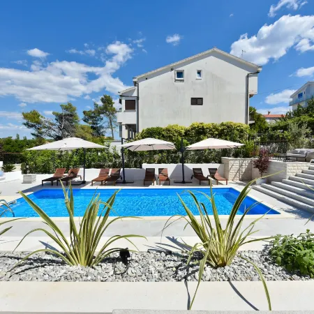 Mediterraneo Garden Apartments