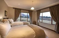 Dynasty Red Mountain Ranch Hotel di Qwa-Qwa