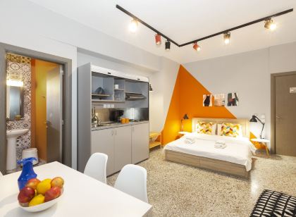 モナスティラキ プレース