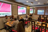 Au Primerose Hôtel Hotels in Ayzac-Ost