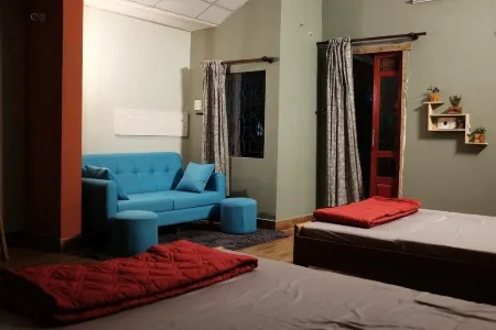Trai Hoa Vang Homestay - Hostel Отели в г. Туихоа