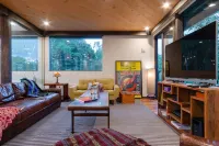 Gustav's Hideaway by H2 Life