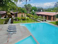 Hotel Las Espuelas, Bar & Restaurant Hotel di Liberia