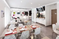 Glassy Hotel, the Originals City, Marne-la-Vallée Est, Meaux Hotels in Quincy-Voisins