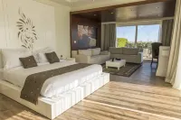 صن رايز مونتمارى ريزورت - جراند سيليكت