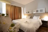 Galaxy Hotel فنادق في أليموس