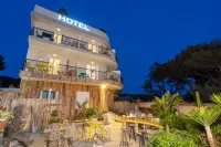 Hôtel Almanarre Plage - Hôtel Eco-Responsable Face à la Mer Hotels in Giens