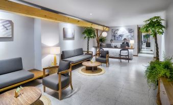 Silverland Min Hotel