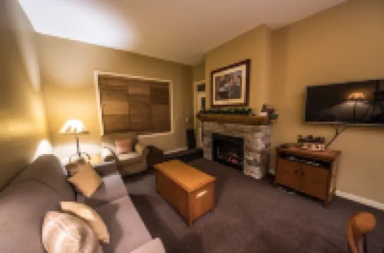 Sundance Resort Hotels in Kootenay Boundary E