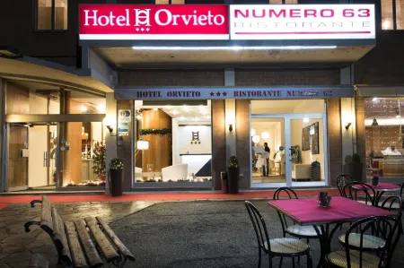 Hotel Orvieto Отели в г. Corbara