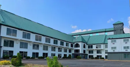 Days Inn by Wyndham Niagara Falls Centre St. by the Falls Отели в г. Ниагарский водопад