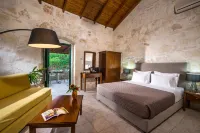 Happy Cretan Suites - parking