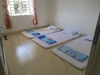 Friends Homestay - Hostel Hotels near Công viên Đá Ninh Thuận