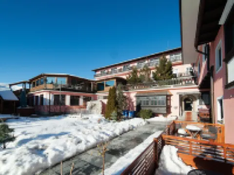 Atlas Grand Hotel Hotels near Wank Mountain
