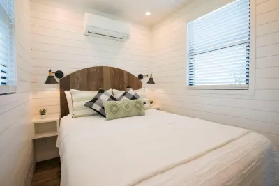 The Honeycomb-Tiny Container Home 12 Min. to Magnolia/Baylor Hôtels à proximité de : TSTC class rooms