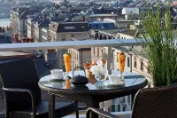 Warwick Geneva - breakfast