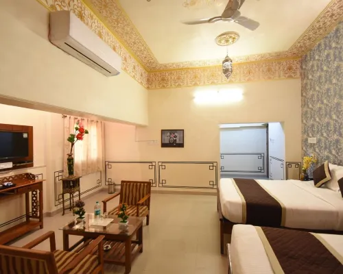 فيراسات ماهال هيريتيدج هوتل Hotels near Galtaji