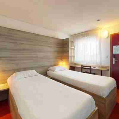 Everhotel de Tarbes-Ibos Rooms