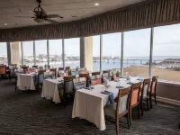 Holiday Inn CHARLESTON-RIVERVIEW by IHG Hotels near Plum Elements