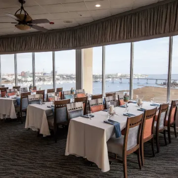 Holiday Inn CHARLESTON-RIVERVIEW by IHG